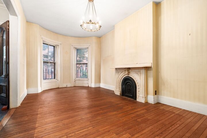 Property Photo:  162 W Newton Street  MA 02118 