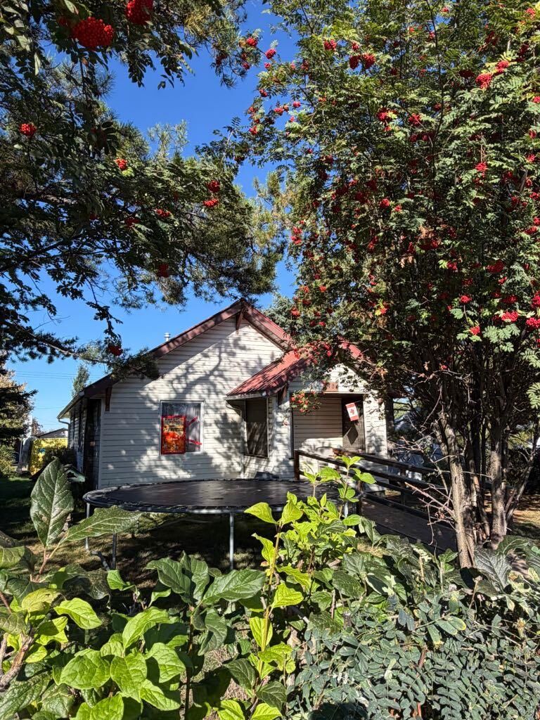 Property Photo:  4407 50 Avenue  AB T4G 1M4 