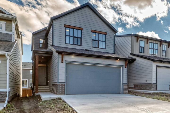 Property Photo:  1073 Sawgrass Link NW  AB T4B 5V2 