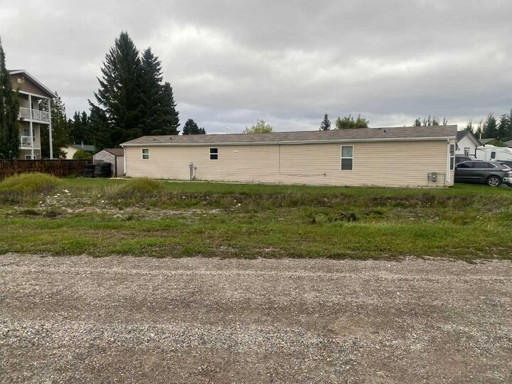 Property Photo:  36 Noblefern Way  AB T0M 1X0 