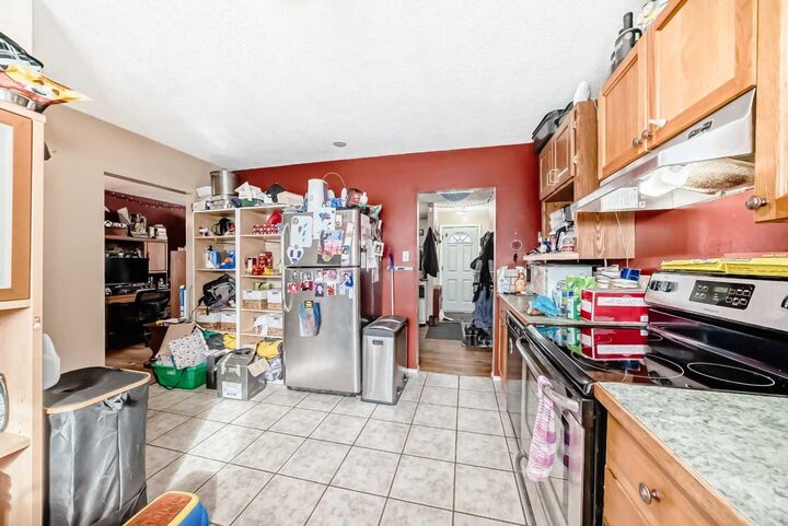 Property Photo:  4939 45 Street  AB T4G 1M4 