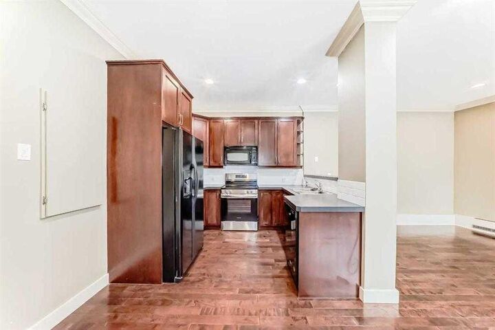 Property Photo:  323 13 Avenue SW 101  AB T2R 0K3 