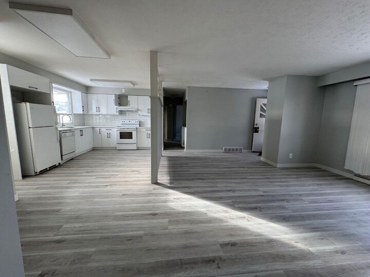 Property Photo: 431 53 Avenue SW AB T2B 0B8