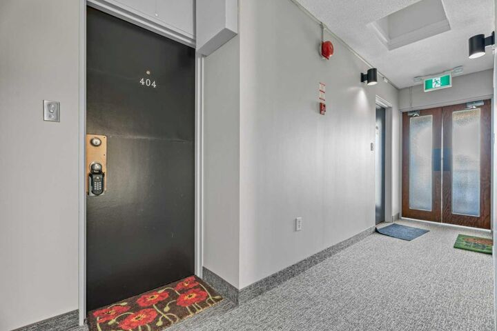 Property Photo: 1811 18A Street SW 404 AB T2T 4W1