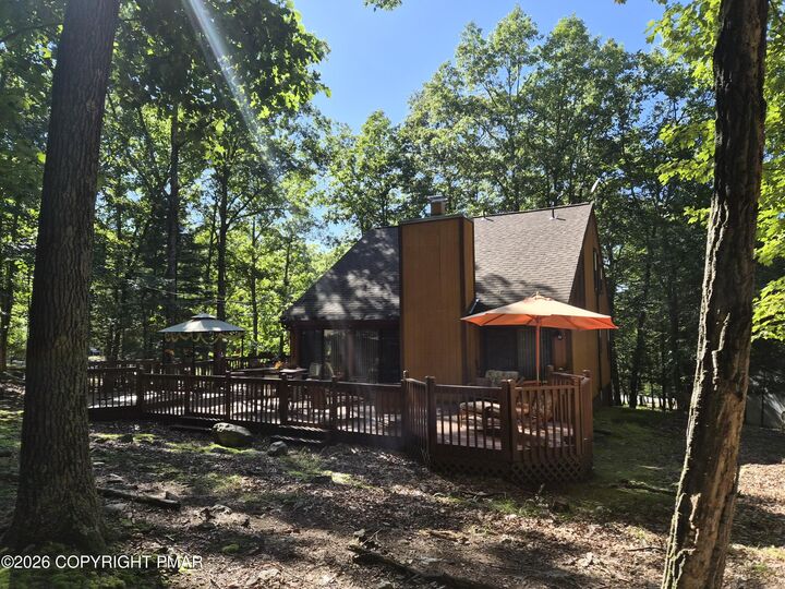 Property Photo:  1111 Kensington Drive  PA 18301 