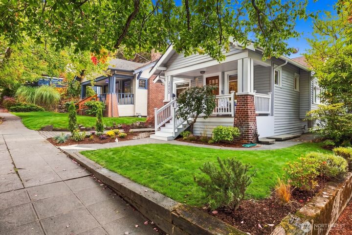 Property Photo:  3005 E Union Street  WA 98122 