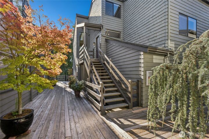 Property Photo:  6  Lake Bellevue Drive 209  WA 98005 