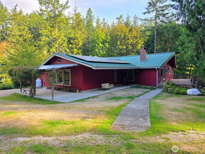 Property Photo: 395 Saylor Road WA 98282