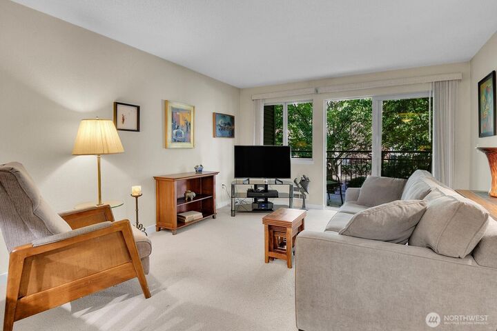 Property Photo: 275 W Roy Street 205 WA 98119
