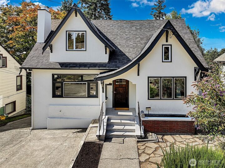 Property Photo:  6241  28th Avenue NE  WA 98115 