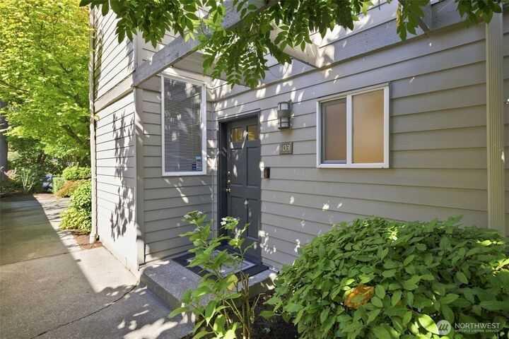 Property Photo:  12506  26th Avenue NE A103  WA 98125 