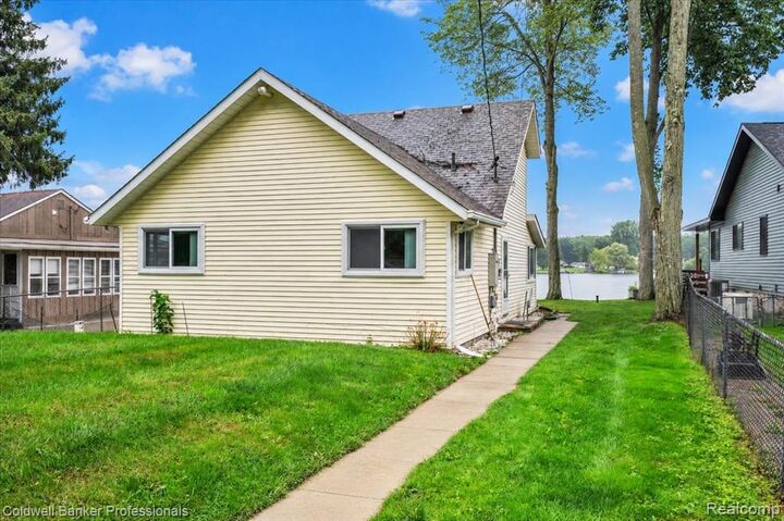 Property Photo:  733 Lakeshore Drive  MI 48421 