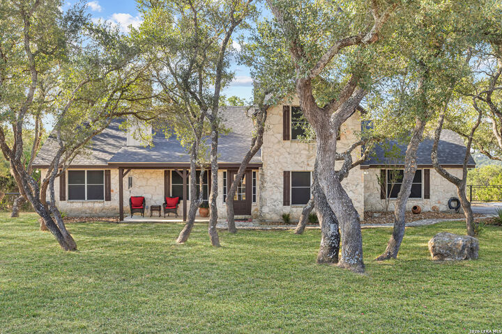 Property Photo:  8013 Devonshire Dr  TX 78070 