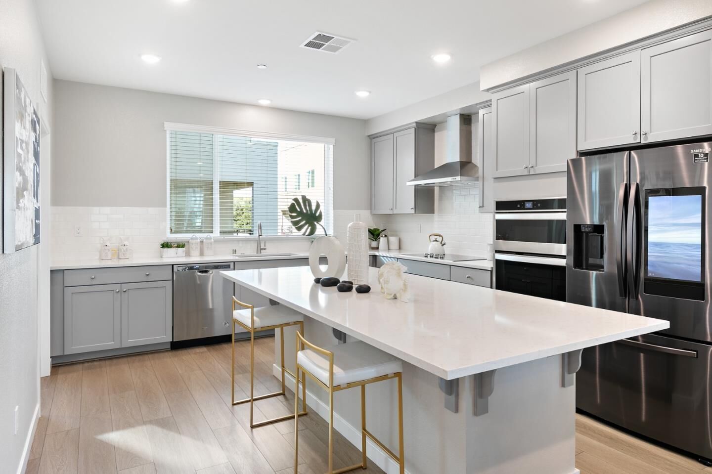 Property Photo:  468 Deborah Court  CA 95133 