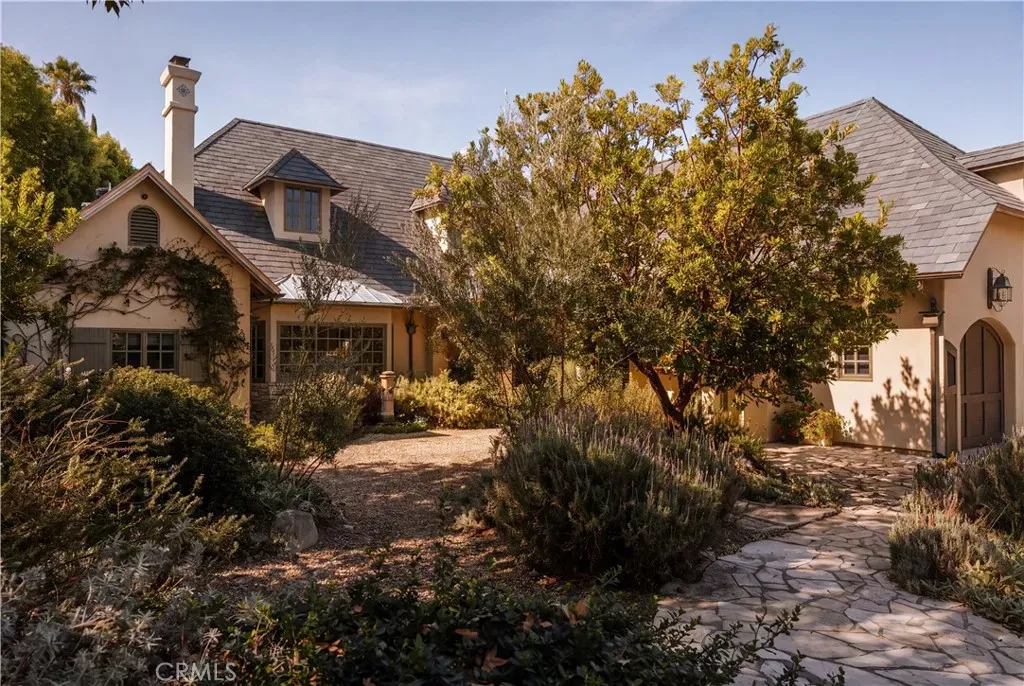 Property Photo:  4155 Green Meadow Court  CA 91316 