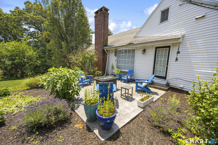 Property Photo:  51 Round Hill Road  CT 06037 