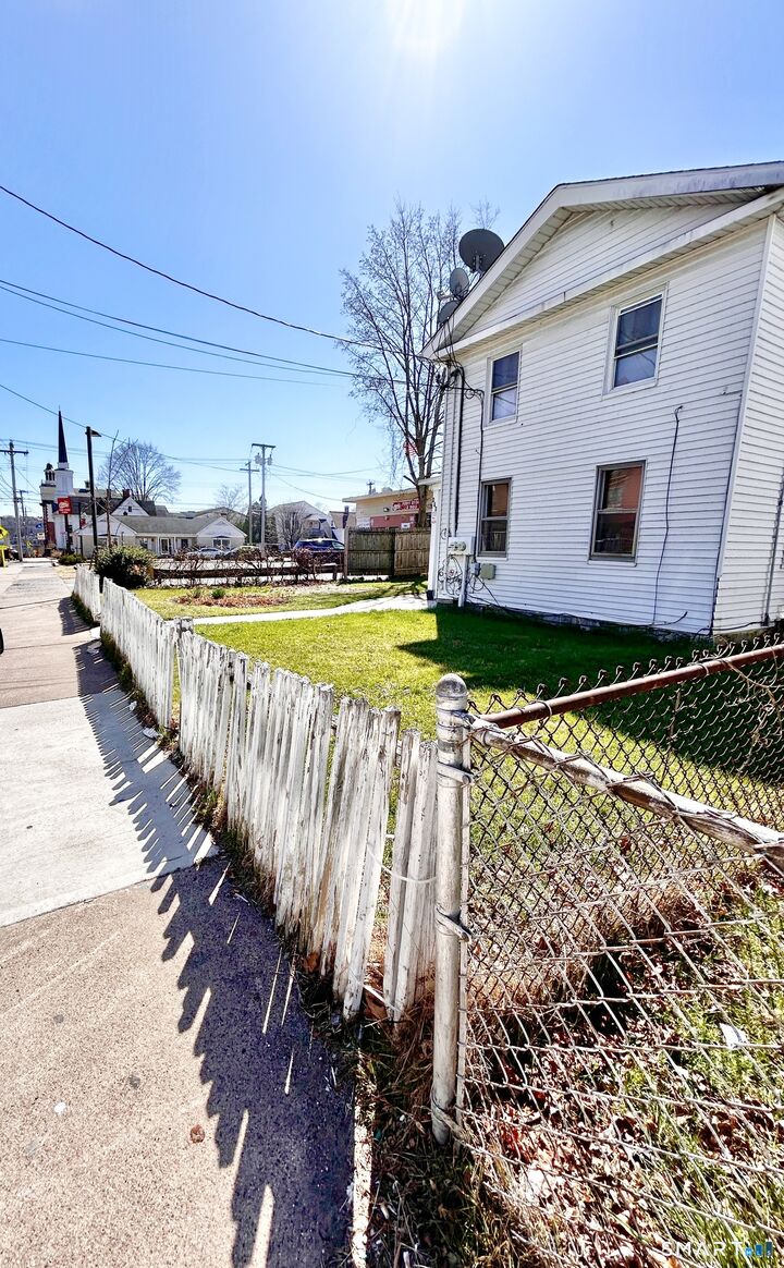 Property Photo:  170 Elizabeth Street  CT 06418 