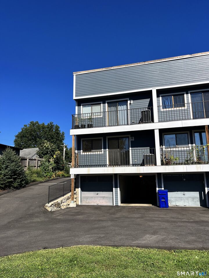 Property Photo:  42 Glenwood Avenue A  CT 06854 