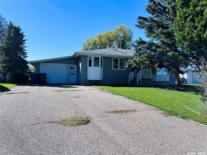 Property Photo:  1108 Bobolink Bay  SK S0A 3L0 