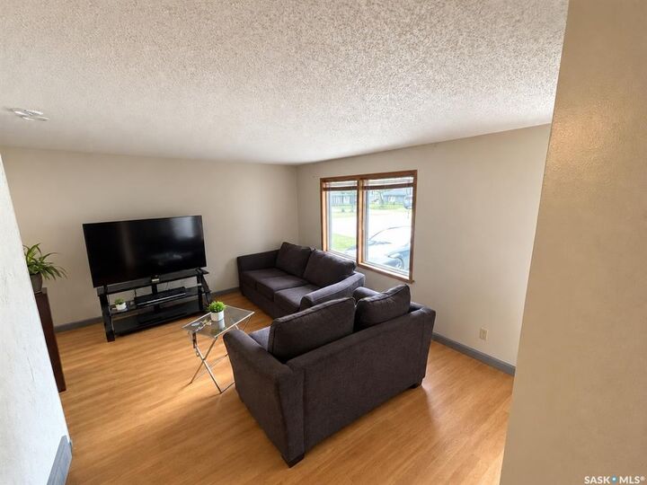 Property Photo:  890 Kingsmere Boulevard  SK S7J 4J7 