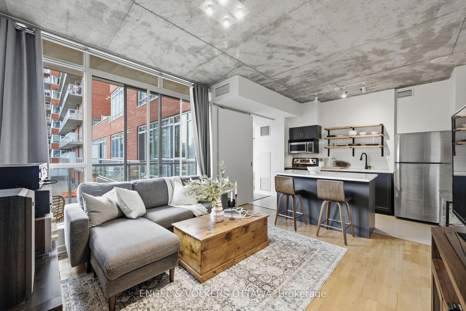 Property Photo:  180 York Street 207  ON K1N 1J6 