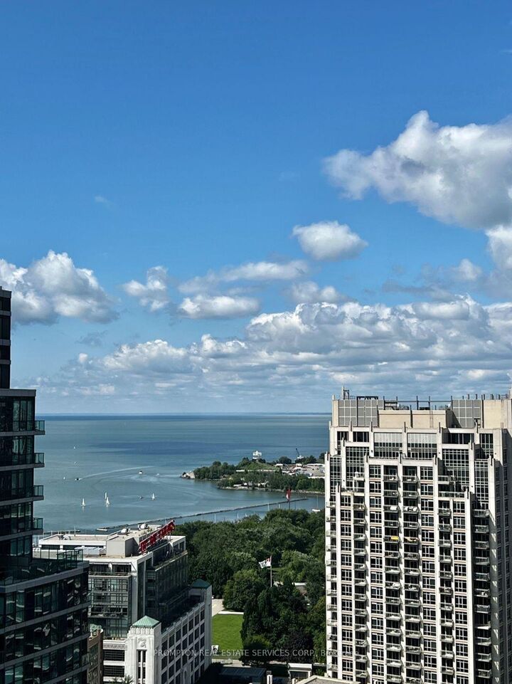 Property Photo:  19 Bathurst Street 3502  ON M5V 0N2 