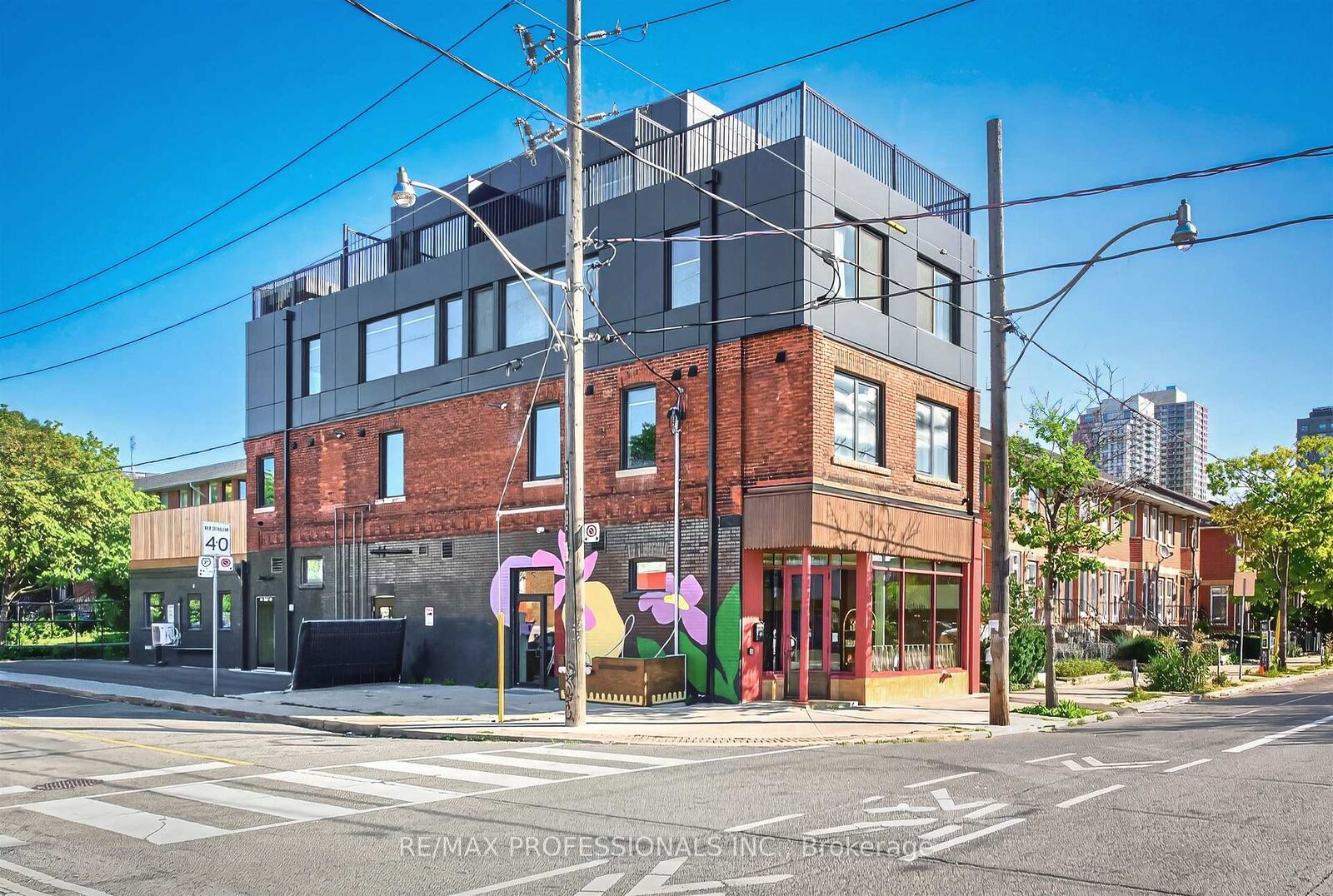 Property Photo:  393 Perth Avenue 301  ON M6P 3Y5 