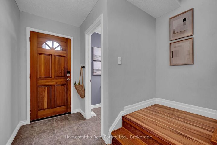 Property Photo:  3 Thomas Street  ON L1H 3W6 
