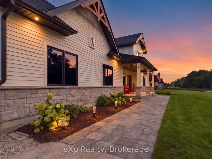 Property Photo:  167 Alexandria Street  ON N4K 0G2 
