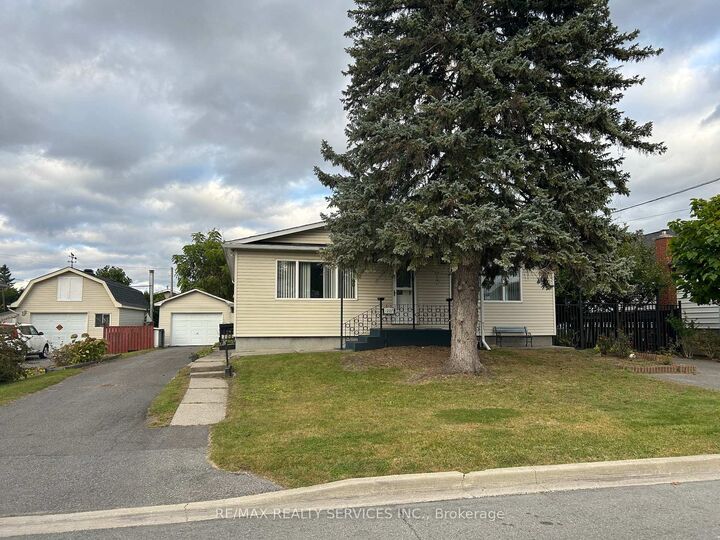 Property Photo:  1207 Henry Street  ON K6J 5A5 