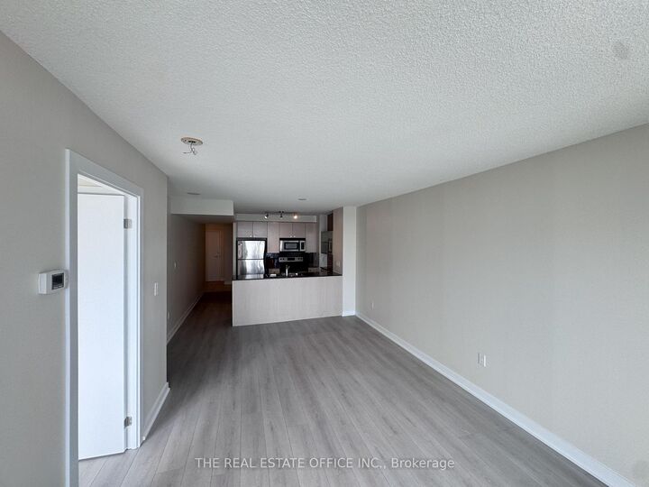 Property Photo:  11 Brunel Court 4712  ON M5V 3Y3 