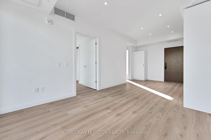 Property Photo:  741 King Street W 501  ON N2G 0E9 