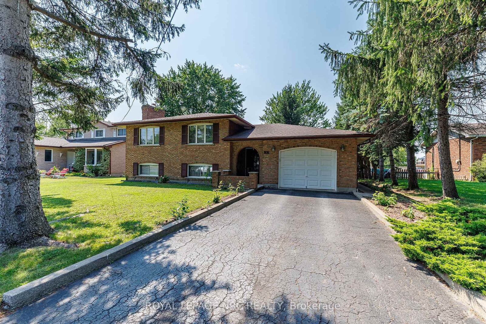 Property Photo:  233 West Side Road  ON L3K 5L1 