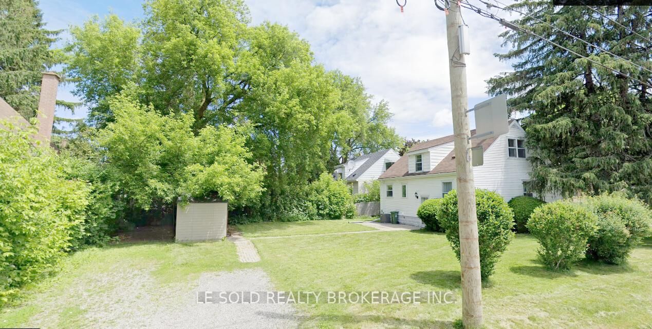 Property Photo:  112 Leland Street Two Rooms Bsmt  ON L8S 3A2 