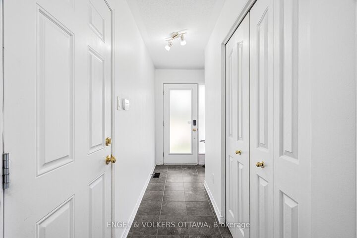 Property Photo:  290 Citiplace Drive N  ON K2E 0A7 