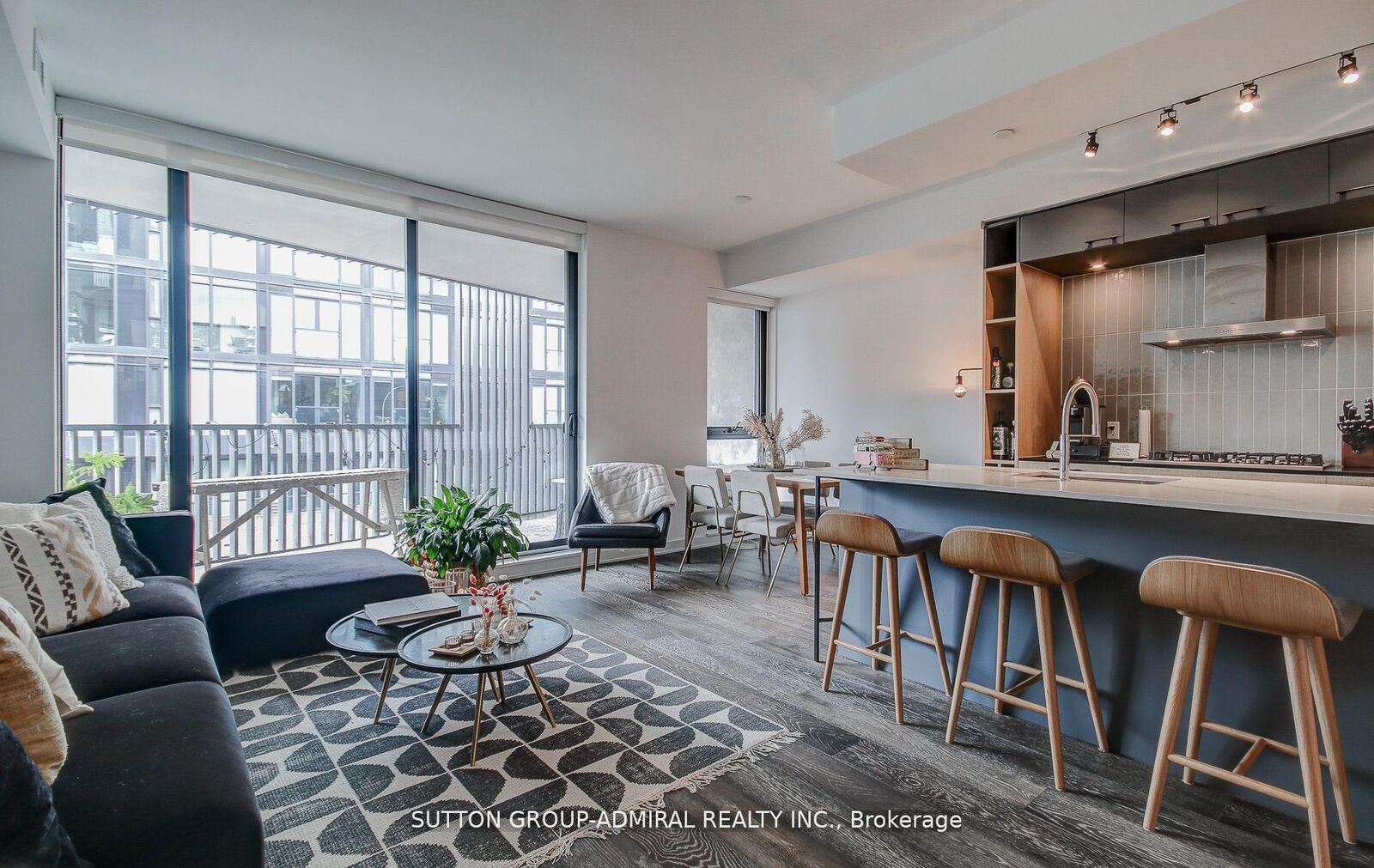 Property Photo:  41 Dovercourt Road 602  ON M6J 0G6 