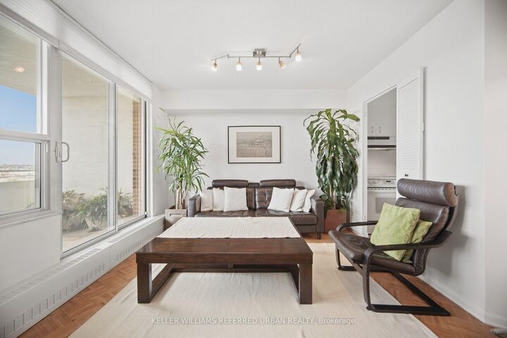 Property Photo:  60 Pavane Linkway Way 1416  ON M3C 1A1 