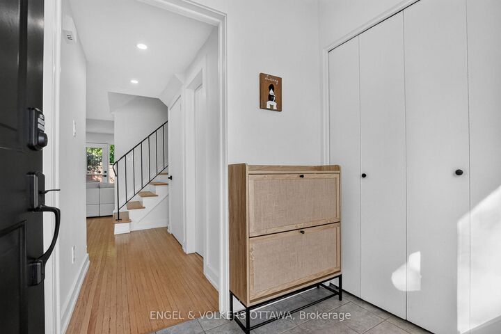 Photo de la propriété:  1304 Morrison Drive  ON K2H 7L9 