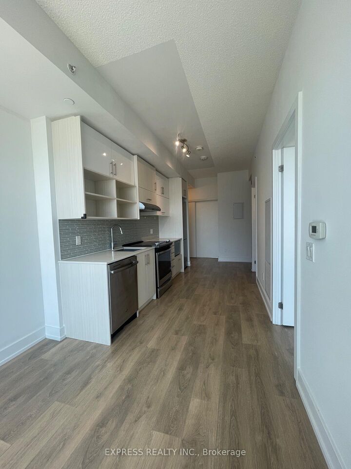 Property Photo:  128 Fairview Mall Drive 501  ON M2J 0E8 