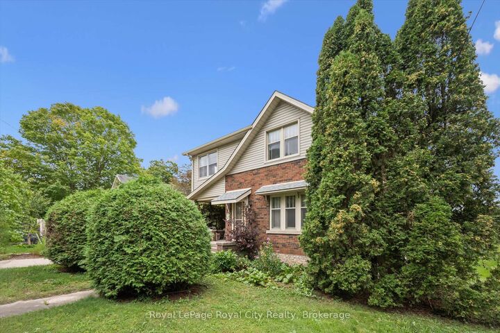Property Photo:  371 Gowrie Street N  ON N1M 2H5 