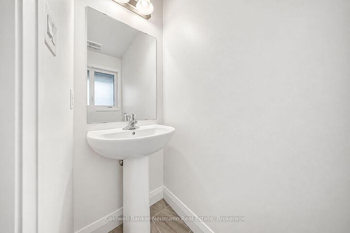 Property Photo:  145 South Creek Drive 4A  ON N2P 2N3 