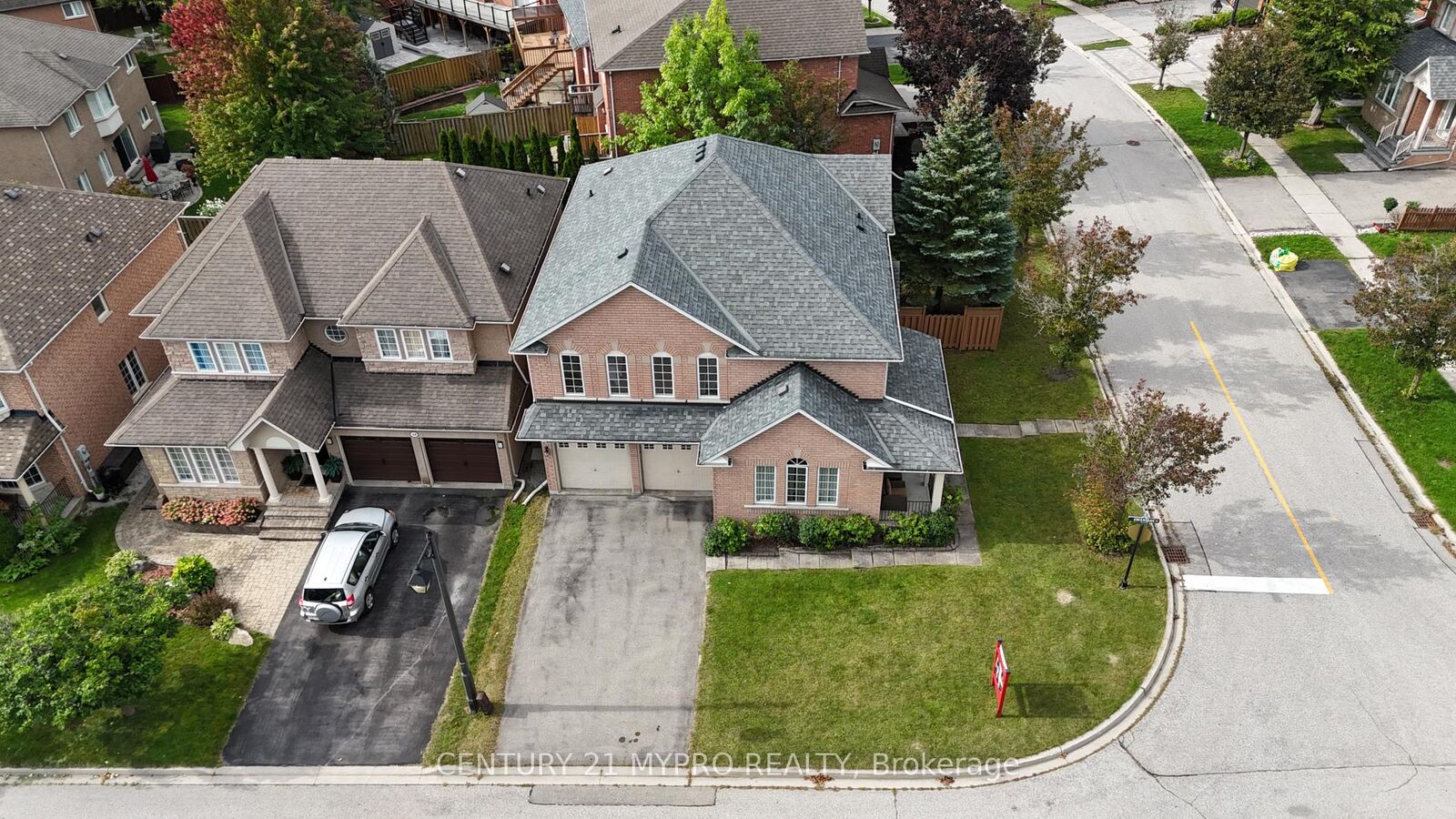 Property Photo:  50 Greenbank Drive  ON L4E 4C4 