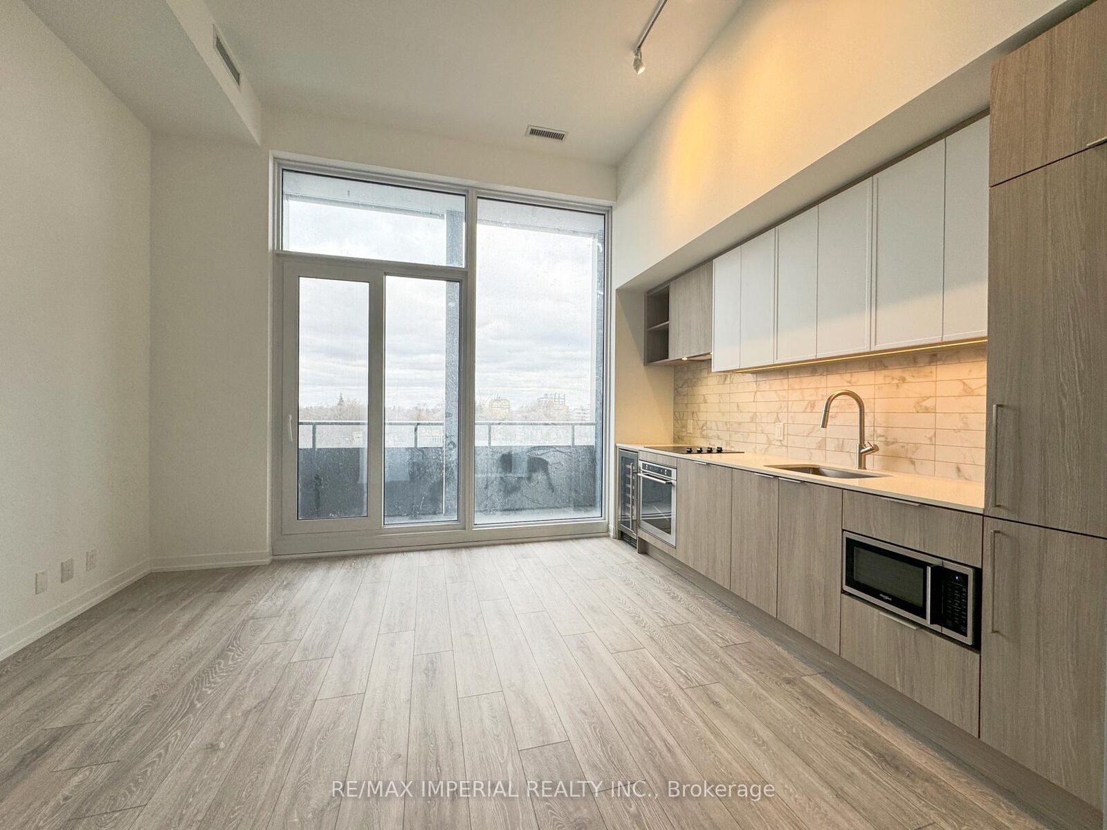Property Photo:  2020 Bathurst Street 1005  ON M5P 0A6 