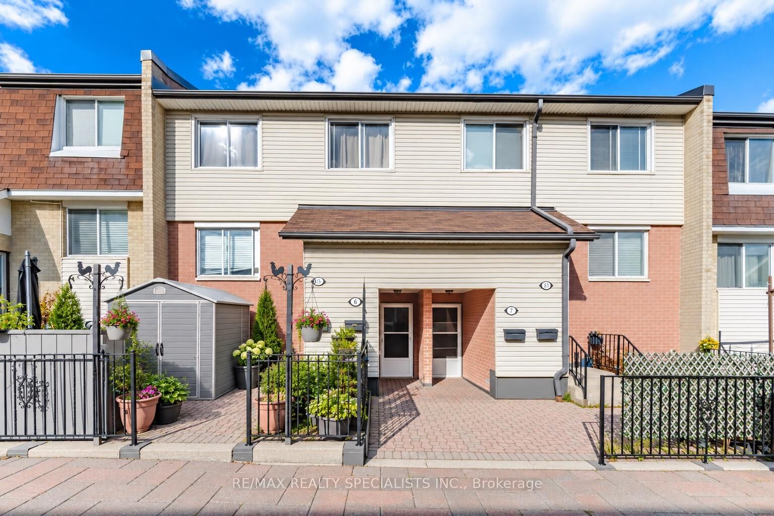 Property Photo:  2170 Bromsgrove Road 6  ON L5J 4J2 