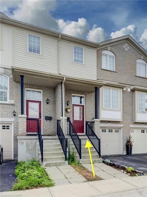 Property Photo:  105 Pinnacle Drive 18  ON N2P 1B8 