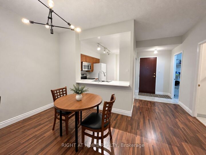 Property Photo:  2511 Bloor Street W 308  ON M6S 5A6 