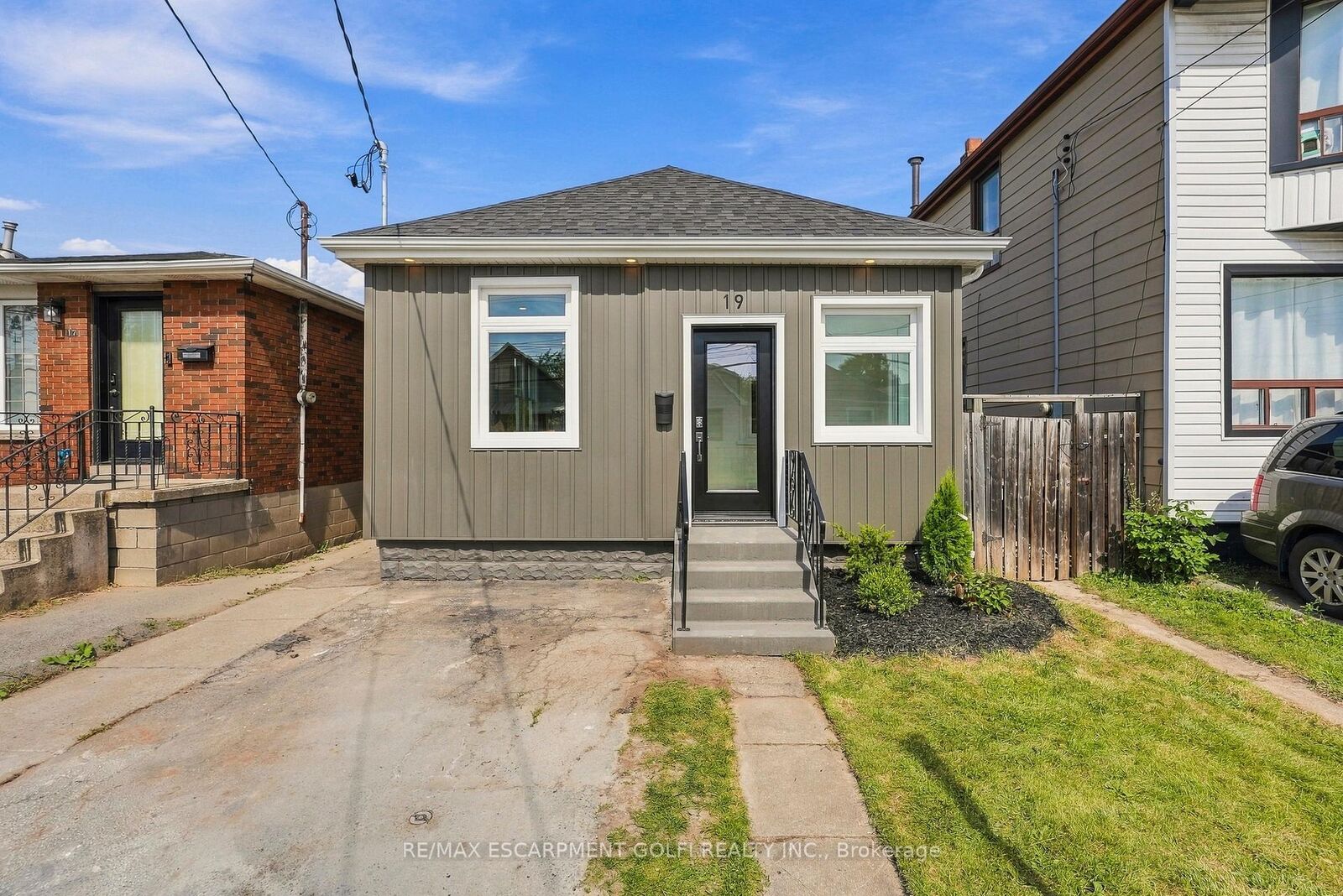 Property Photo:  19 Vansitmart Avenue  ON L8H 3A2 