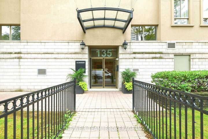Property Photo:  135 Maitland Street 202  ON M4Y 1E5 