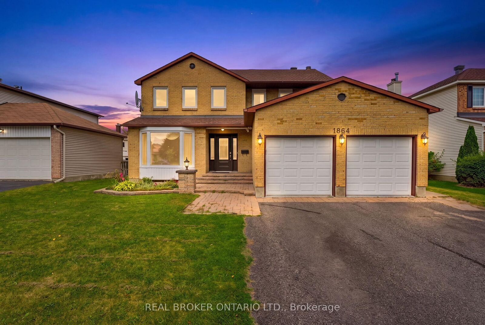 Property Photo:  1864 Chaine Court  ON K1C 2N3 
