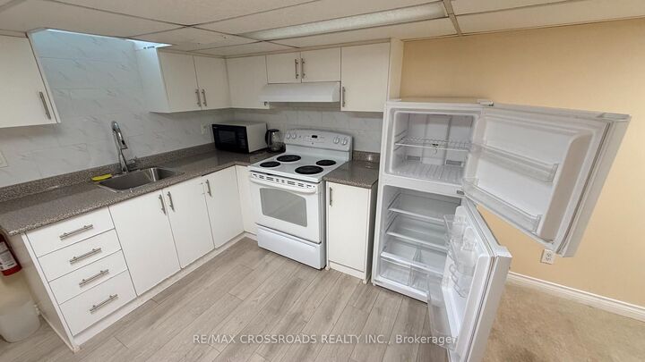 Property Photo:  79 Morningview Trail S  ON M1B 5B2 